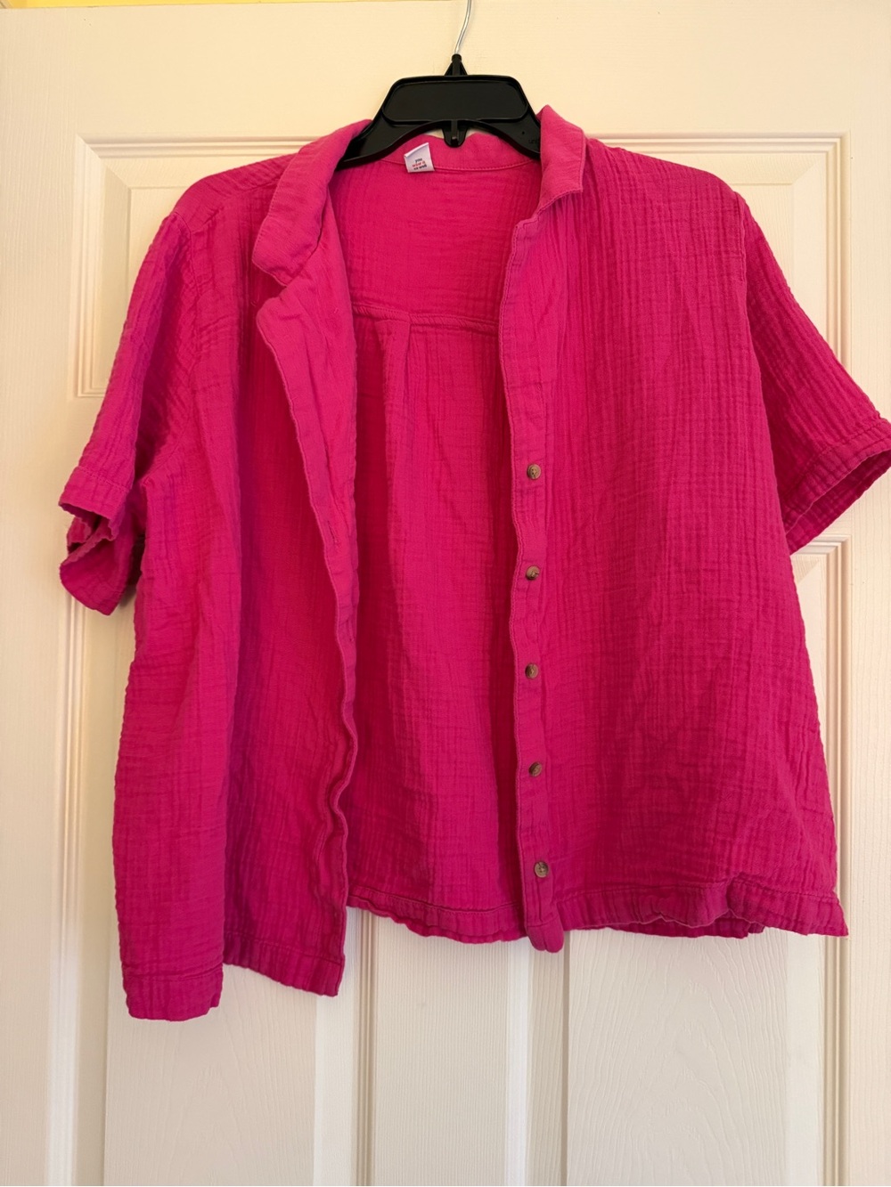 Old Navy Bright Fuchsia Short Sleeve Button-Down Shirt